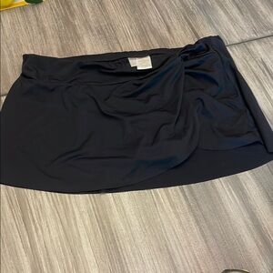 Anne Cole Black Slitted Bikini Skirt Size Small. Excellent used condition